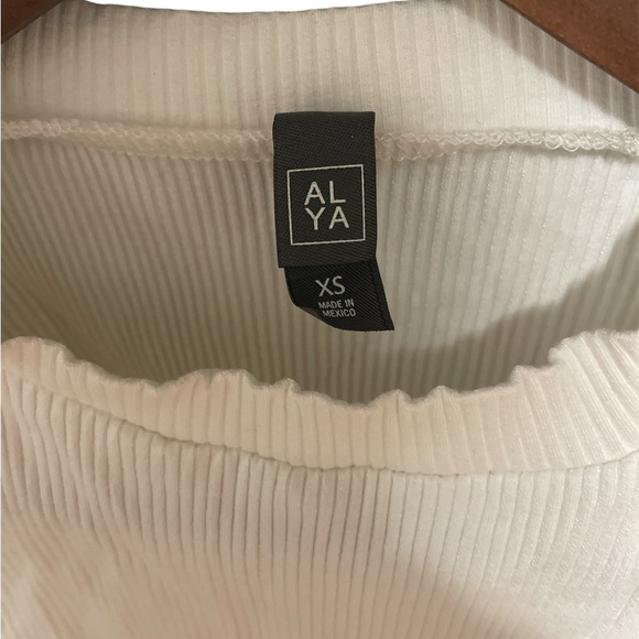 Alya Ivory Ribbed Top - Picture 3 of 3